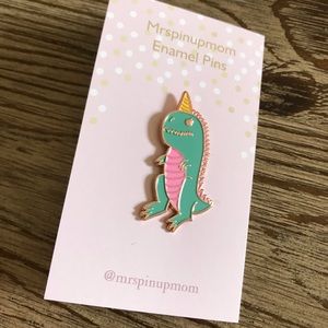 NWT DINOCORN ENAMEL PIN